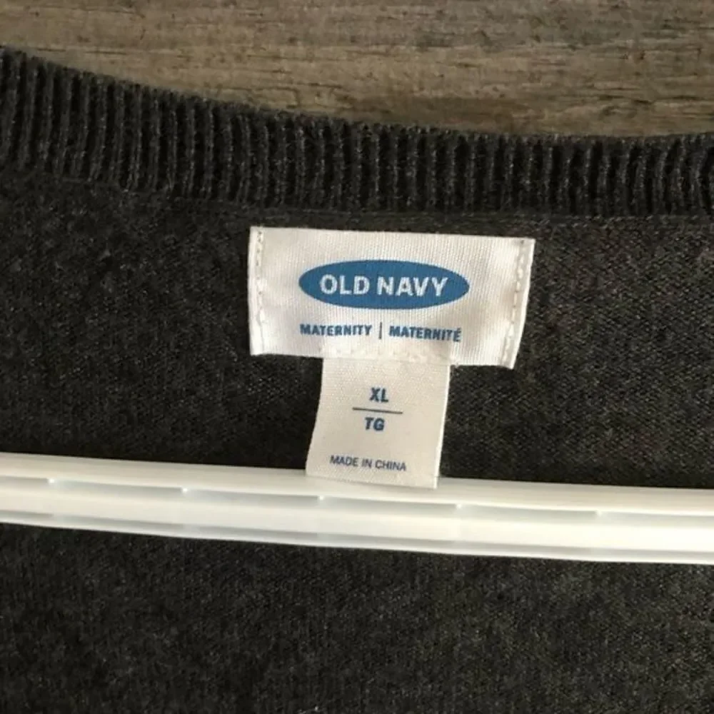 OLD Navy Maternity Size XL Grey knit cardigan with small buttons - Picture 4 of 5